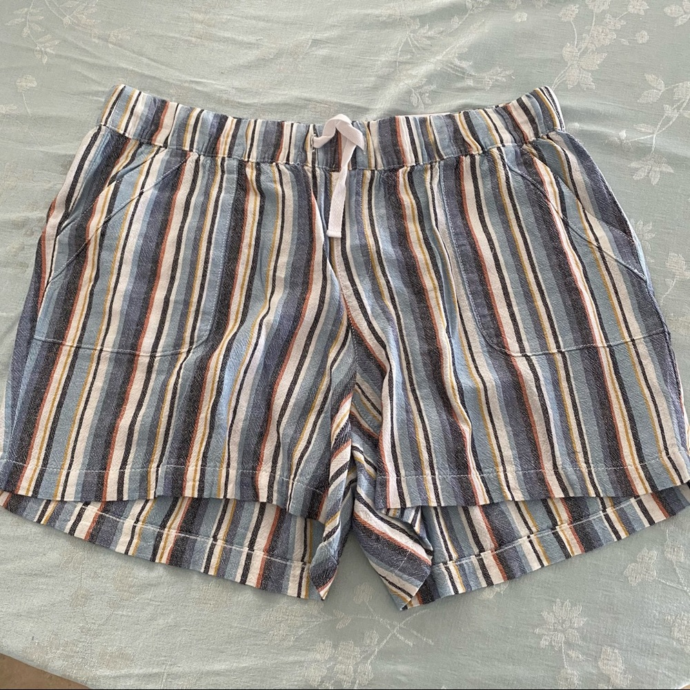 NWT Linen/Rayon Shorts